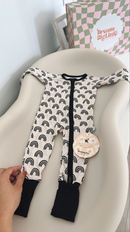 Neutral newborn zipper onesies perfect for boys and girls 

#LTKbaby #LTKfamily #LTKbump