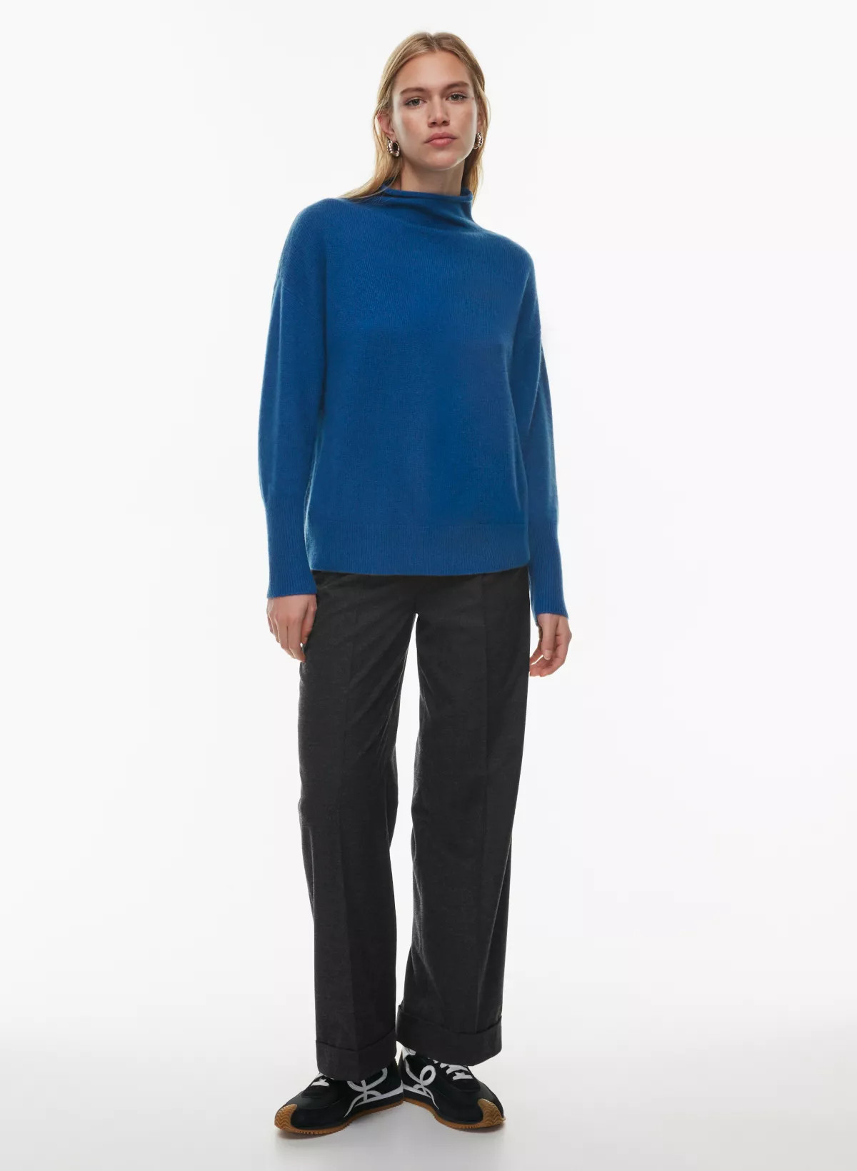 LUXE CASHMERE FORMAT TURTLENECK | Aritzia
