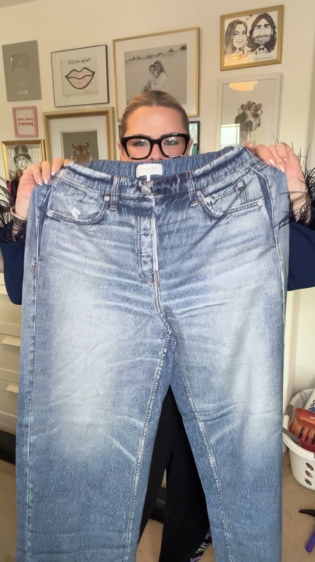 SWEATPANTS JEANS!?? HELLO!??? #revolve #ragandbone #

#LTKNYFW #LTKVideo #LTKTravel