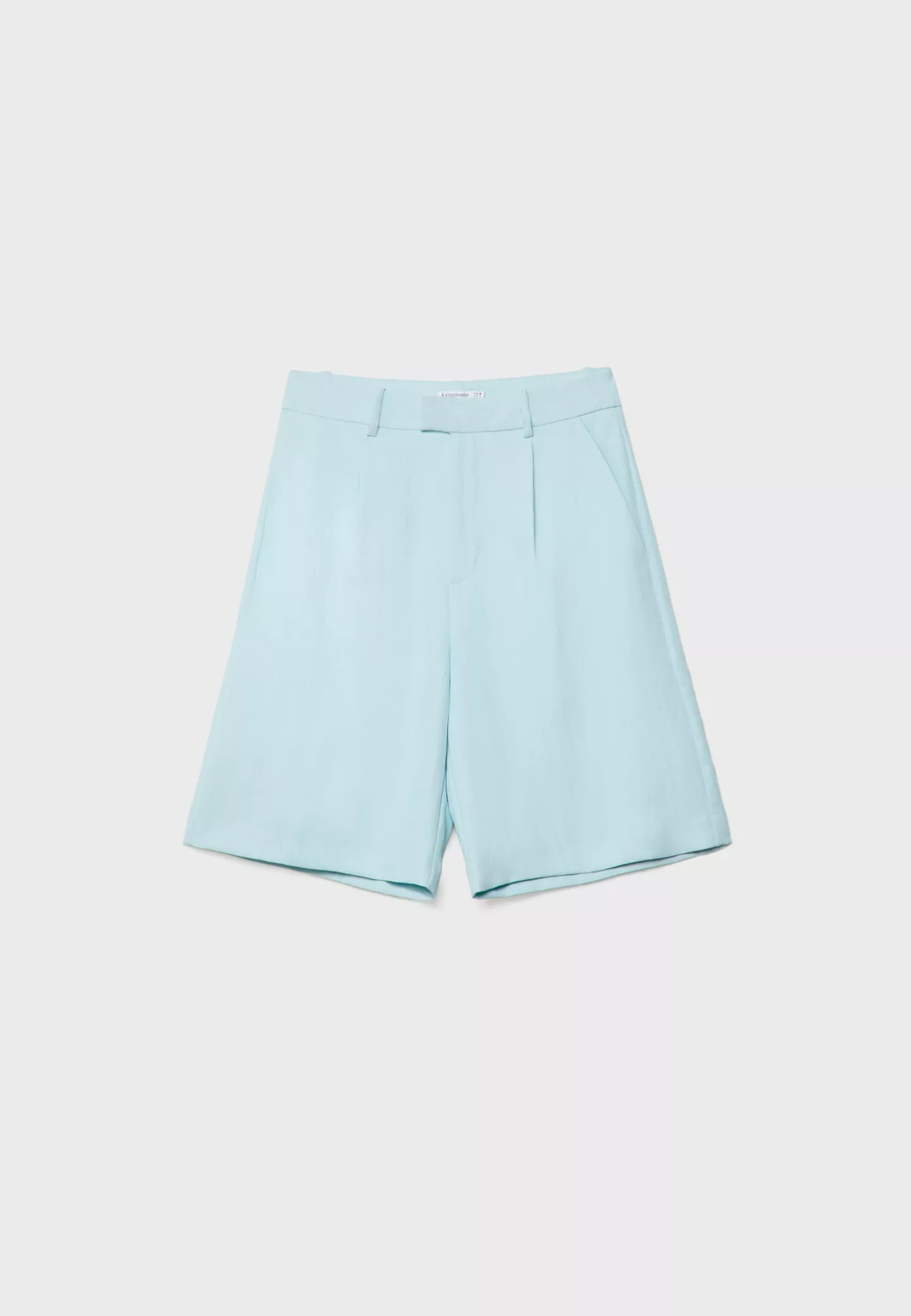 Bermudas mit Textur und Bundfalten | Stradivarius DE