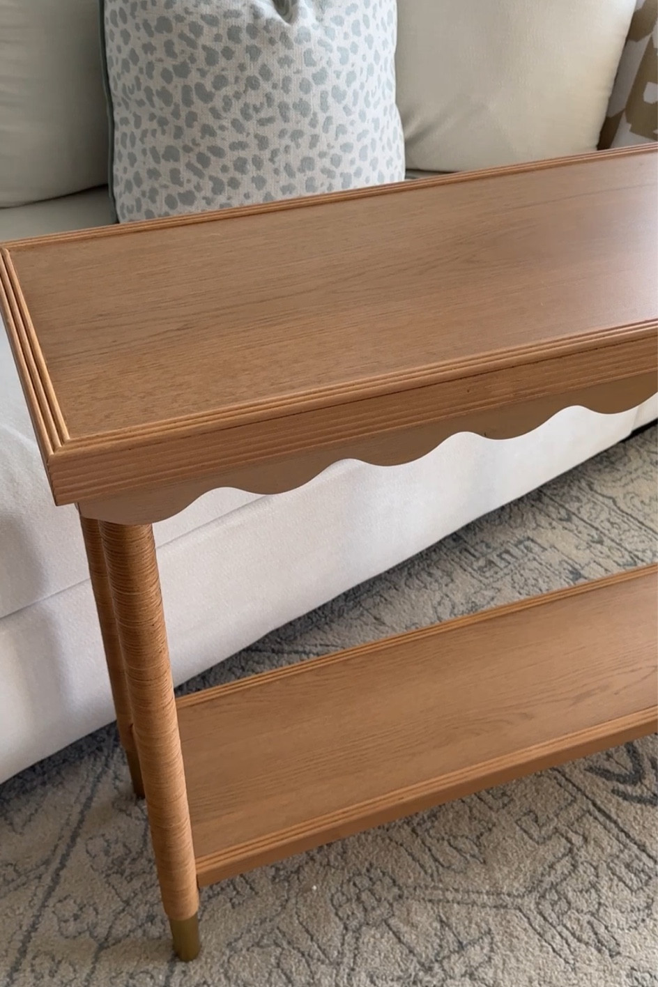 this scalloped console is everything!! 🤍

#LTKhome