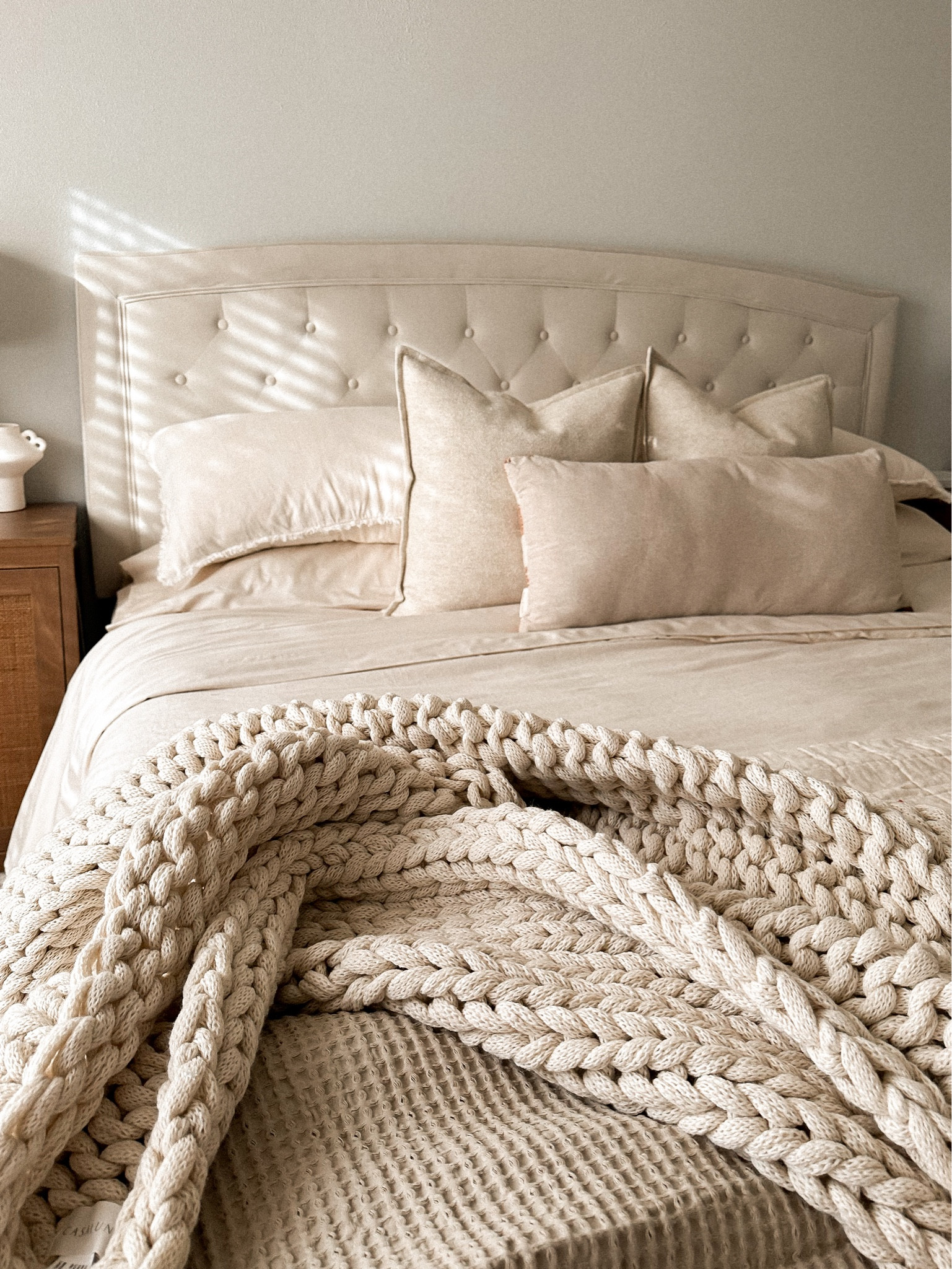 Neutral bedding
Target Casaluna Bedding


#LTKhome