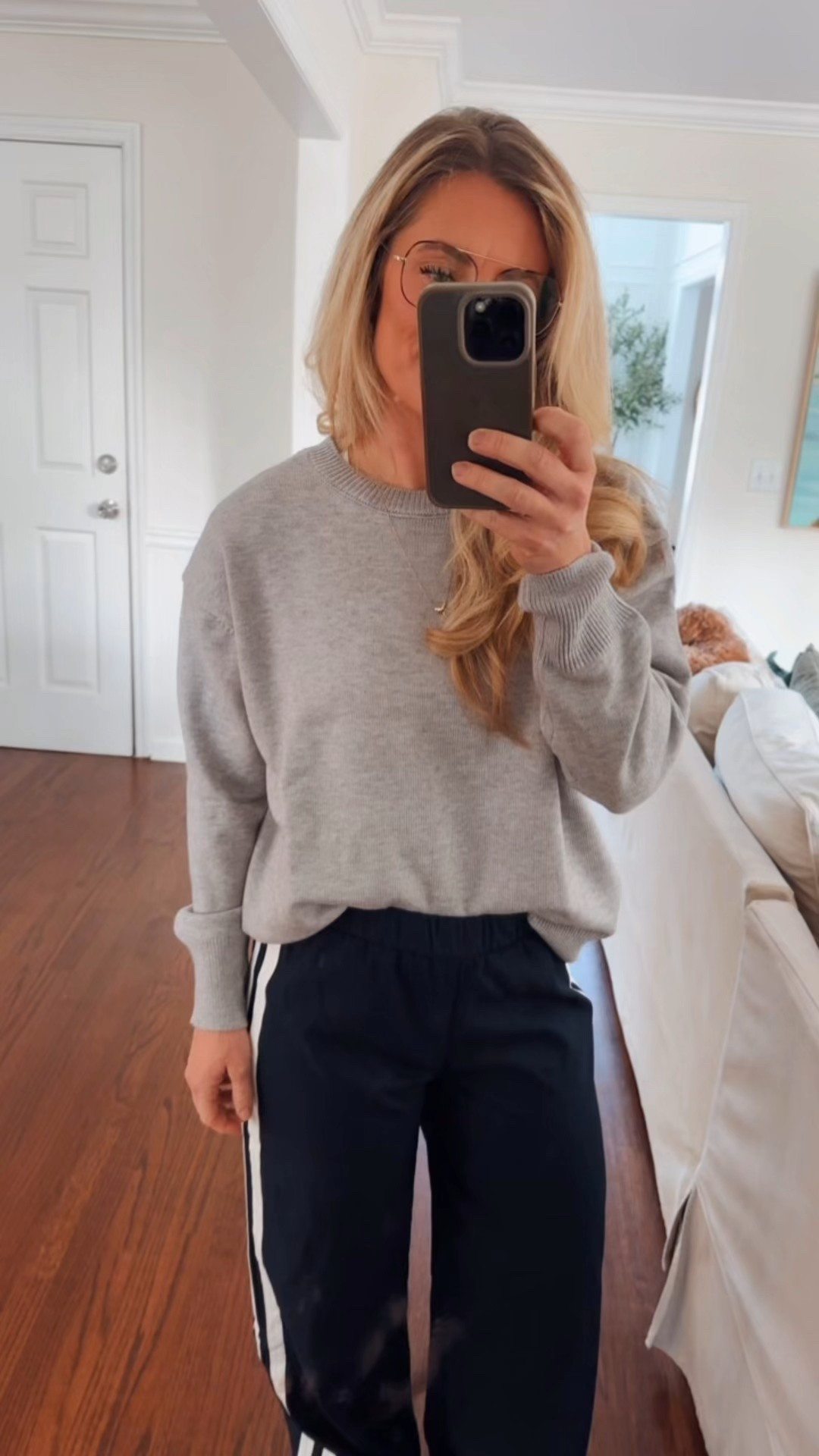 Track pants size mediumm

#LTKgrwm #LTKootd #LTKdayinmylife