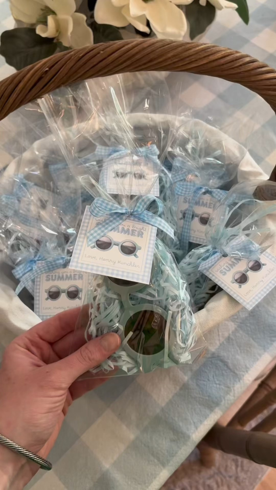 A quick, easy, & inexpensive end of the school year treat for our friends! don't know about yall, but my kids are always losing their sunglasses so l was thrilled to find a 16 pack of these darling toddler sized sunnies for $16 on Amazon!
Everything is linked on my LTK!
#endoftheyear #teacherappreciation #sunglasses #partyfavors
#easykidsactivities #pool #beach #Summer