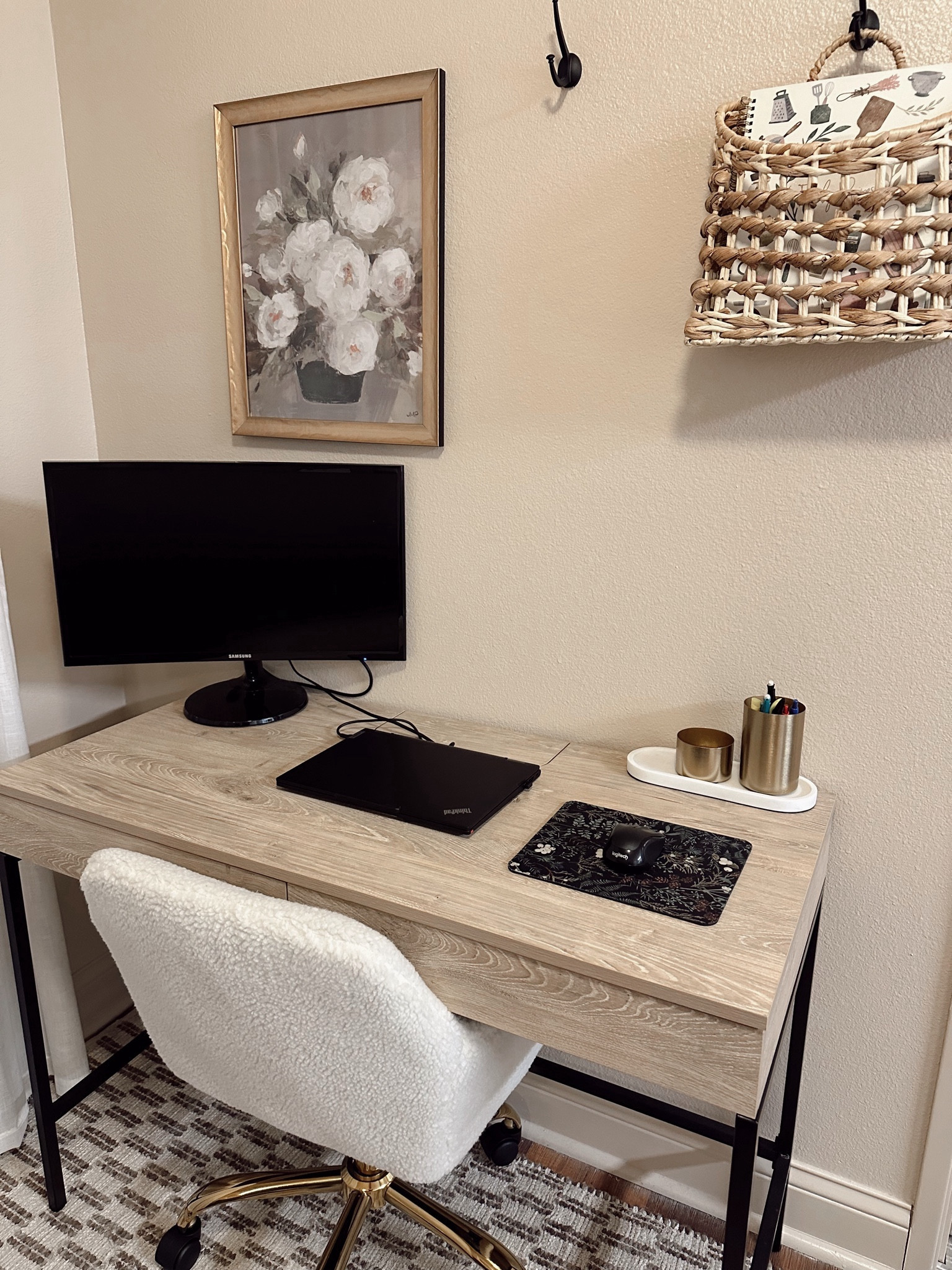 Cute office decor🩷

#LTKhome #LTKfindsunder100 #LTKfindsunder50