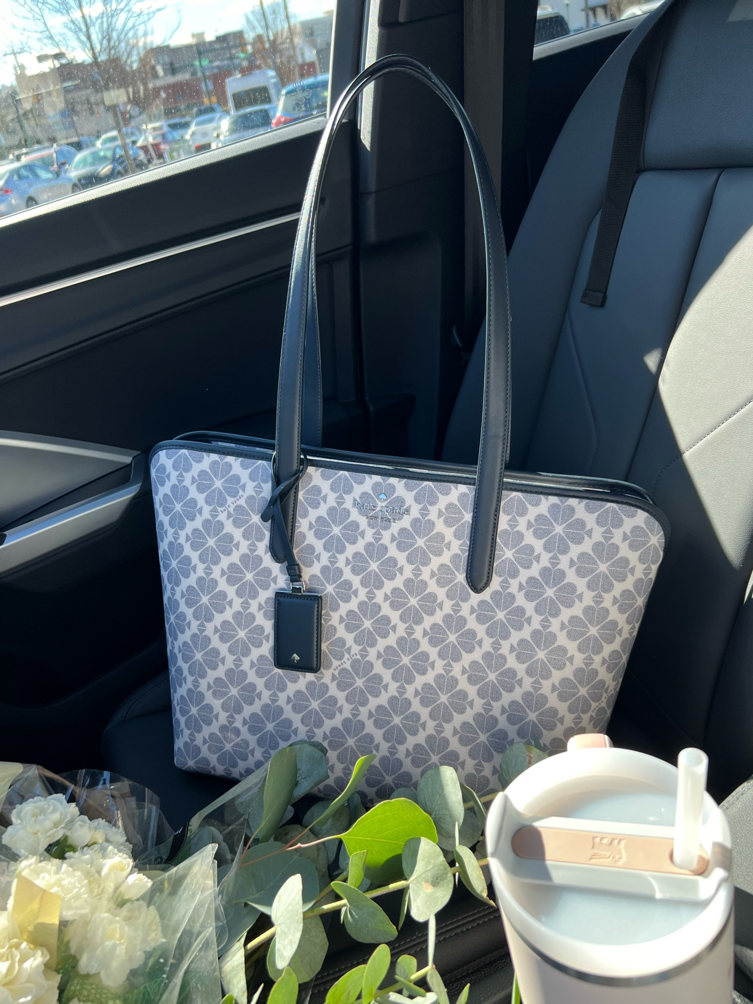 my favorite tote right now 🤍

(search words: purse for work, office purse, laptop tote, laptop purse, blue and white tote, blue and white tote, Kate spade purse)

#LTKItBag

#LTKsalealert #LTKfindsunder100 #LTKworkwear