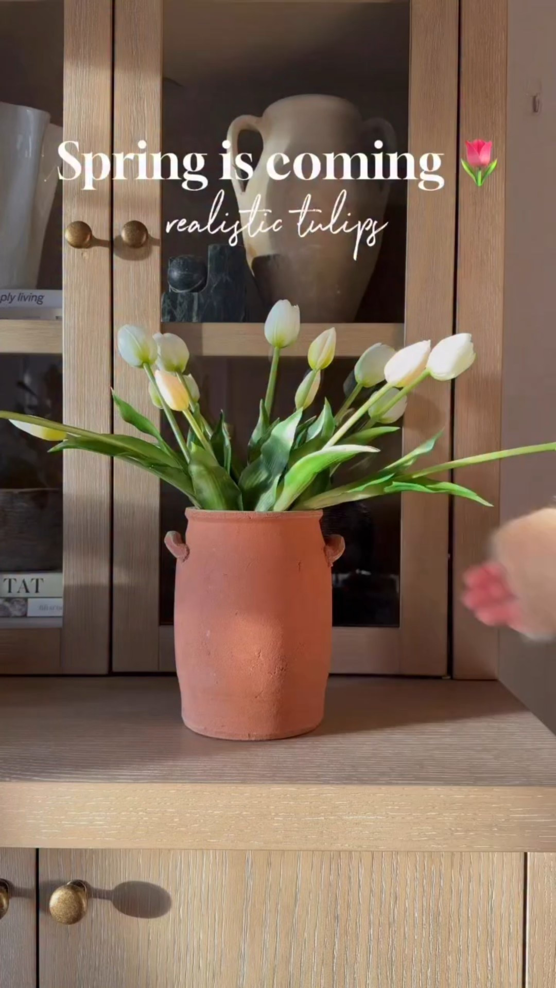 LOVE these gorgeous Amazon tulip that look SO REAL!😍 🌷 Follow + Comment “FLOWER” for the links to these beauties! They come in so many colors!!🤎 #amazondecor