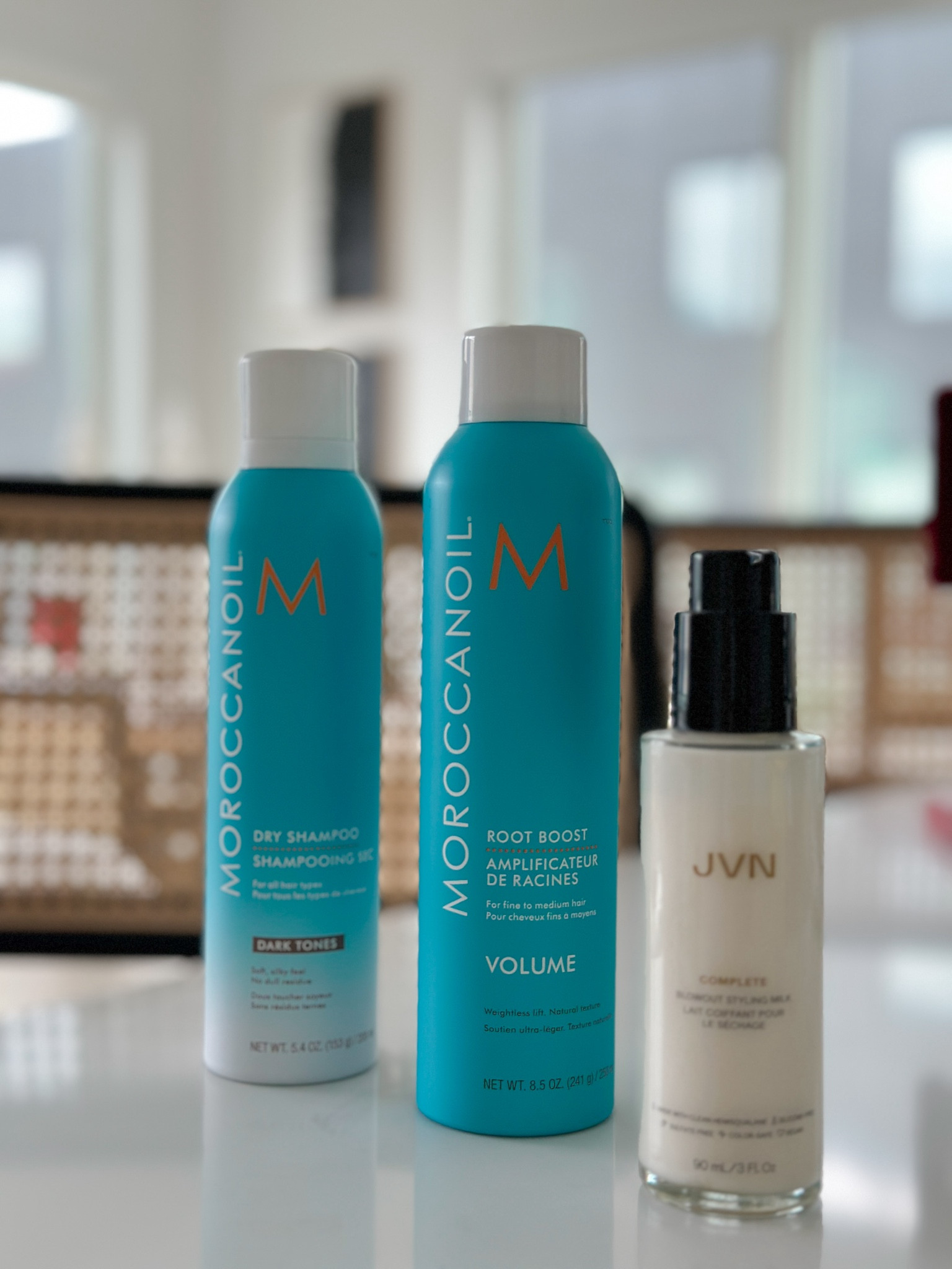 The Moroccan Oil Dry Shampoo & Root Boost with the JVN Styling milk.. RUN!
•
Shop my products && Follow me on Instagram at @nardinemarie for more Beauty finds! 