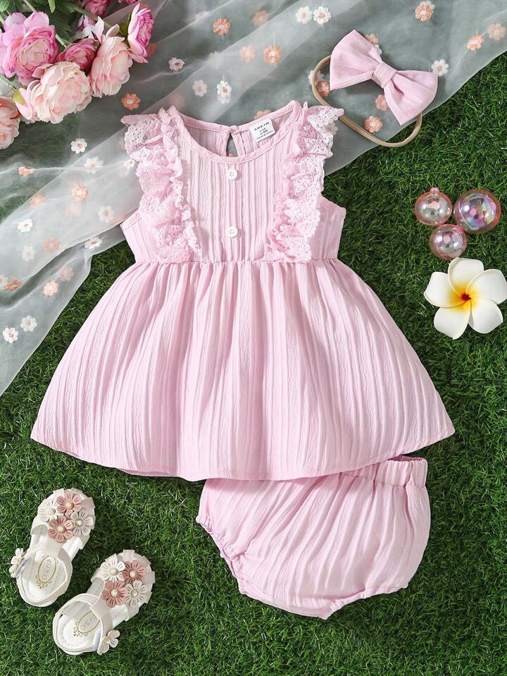 SHEIN Conjunto De Top Blanco Con Banda Elástica Con Botón Decorado Con Encaje Y Pantalones Cort... | SHEIN