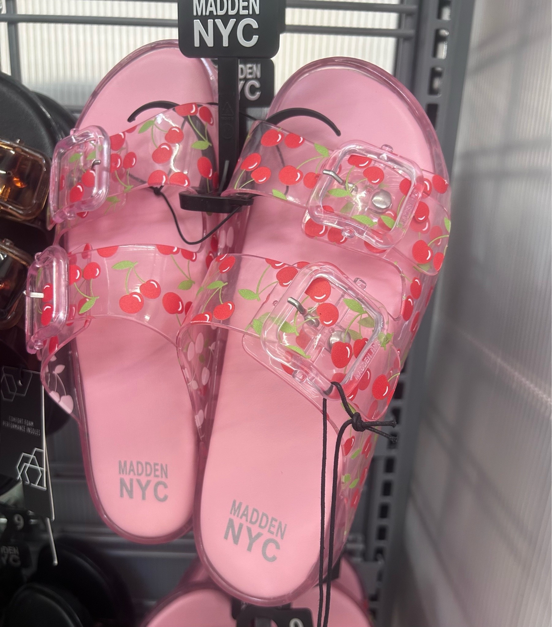 jelly sandals are back 🍒