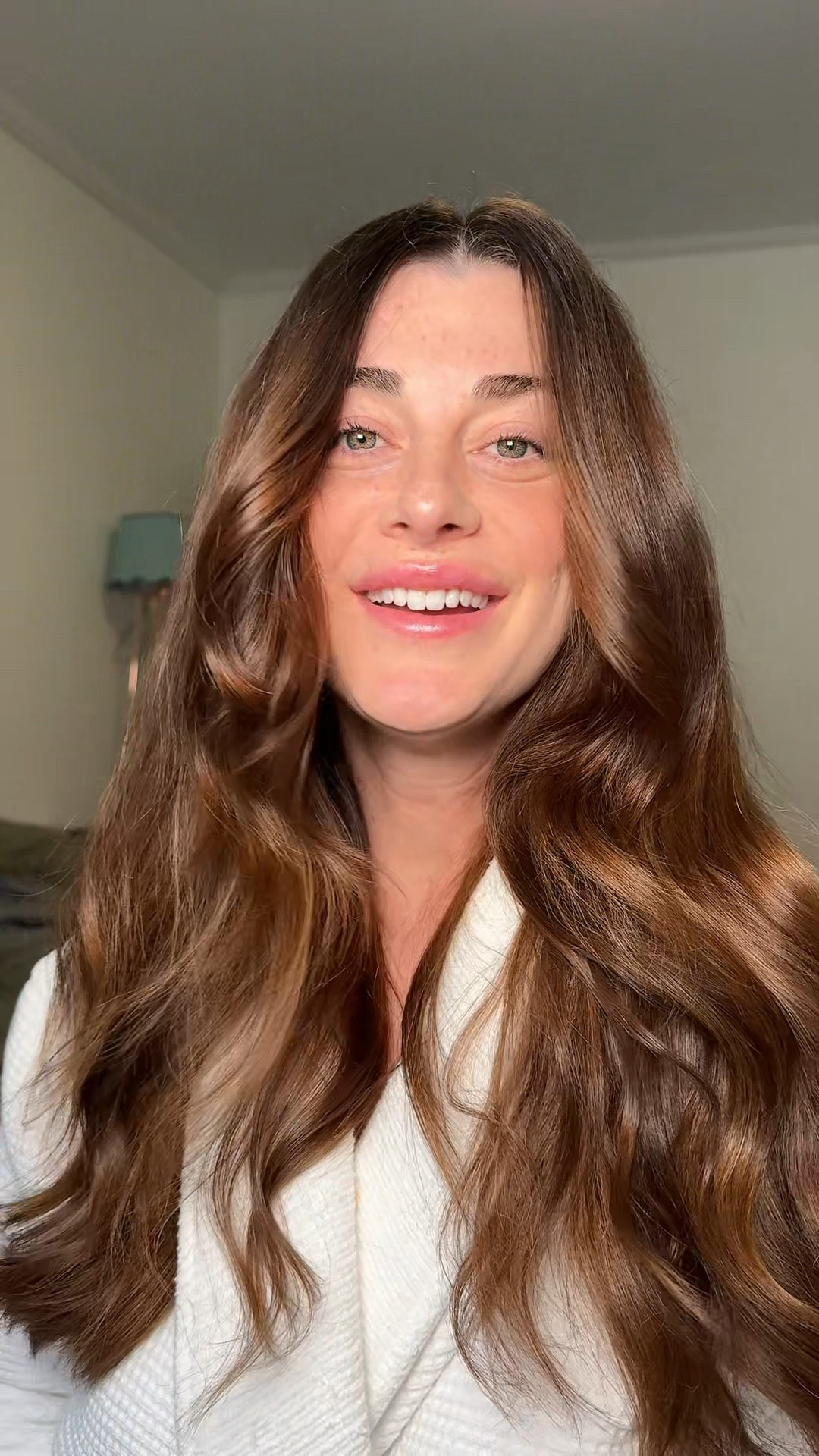 GRWM (another) first date 
• pants are old Zara
• jacket is vintage
•bag is old H&M 