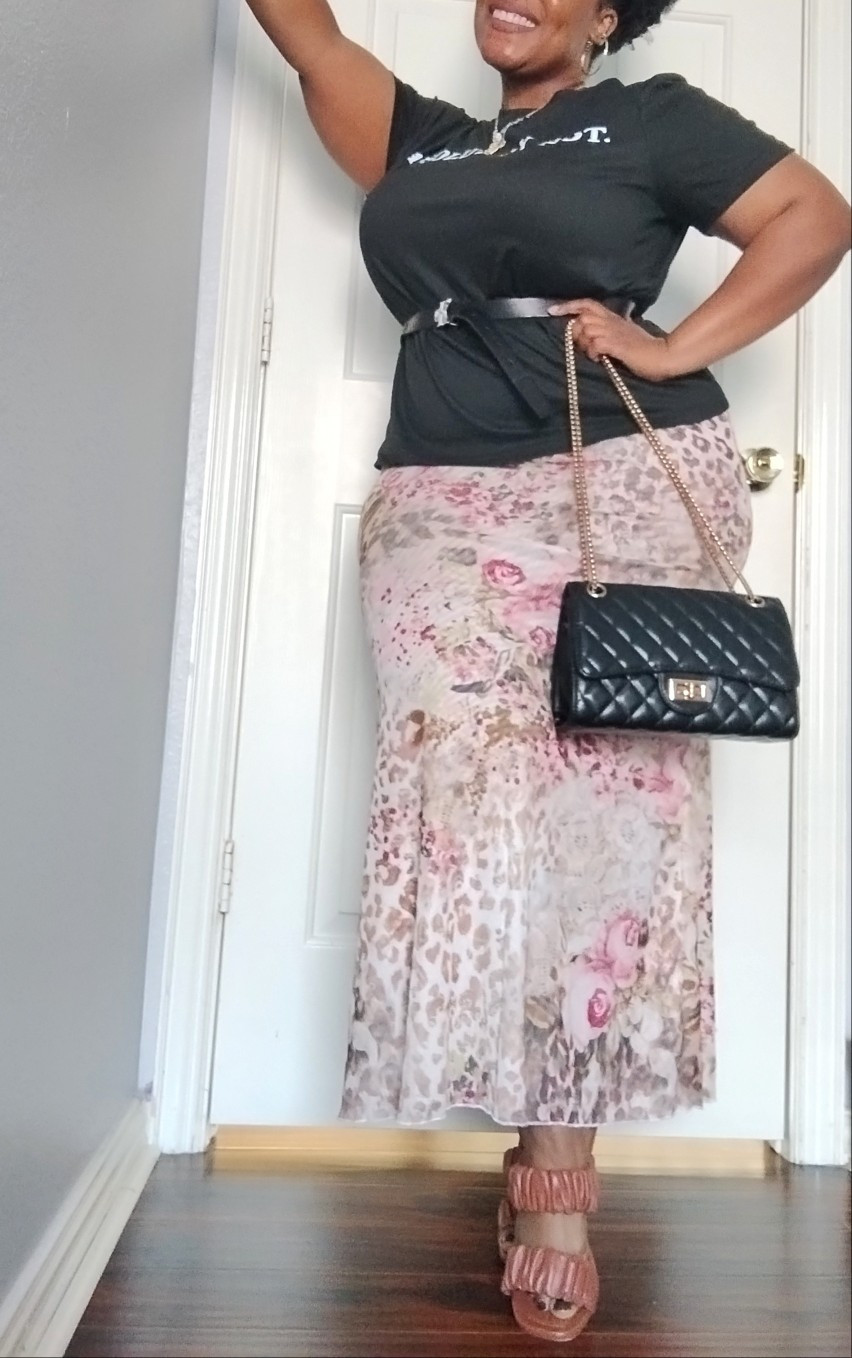 Ok my end of the summer style is slowly transitioning to early fall looks. I'm liking the pairing of graphic and statement tees with floral print skirts. This style makes me feel so lux and chic!✨💕

#LTKgrwm #LTKMidsize #LTKootd