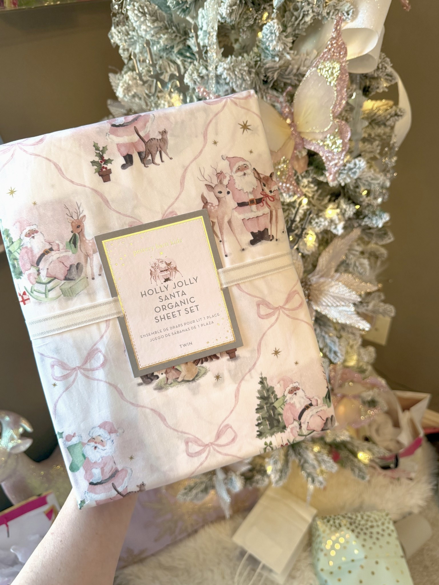 Found the cutest holiday bedding set for a little girls room. 

#LTKHoliday #LTKKids #LTKHome