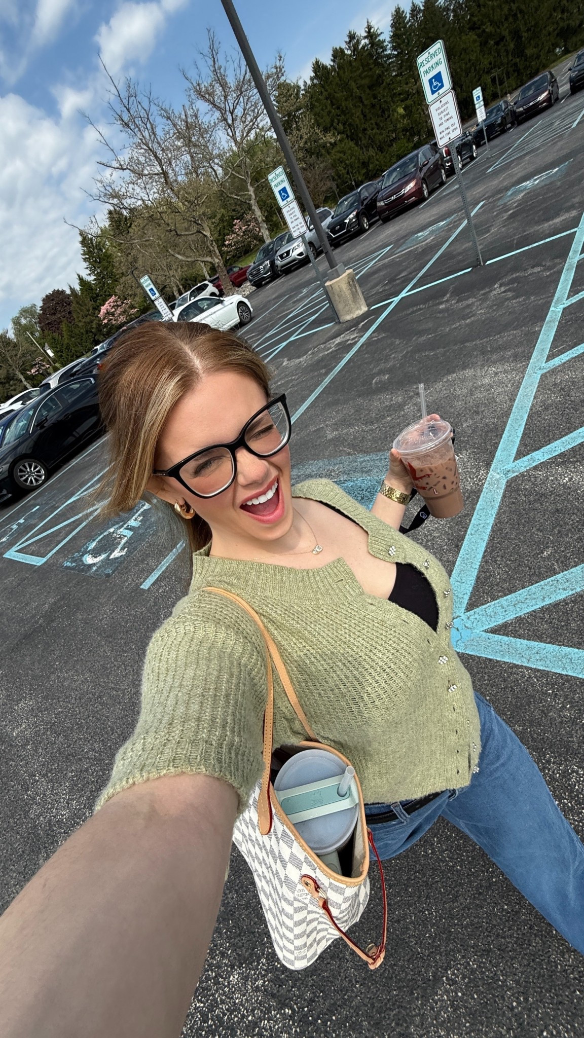I love me a casual Friday!!#springoutfit #neverfull #comfyoutfit #officeoutfit #springoutfit2026

#LTKootd #LTKMidsize #LTKSeasonal