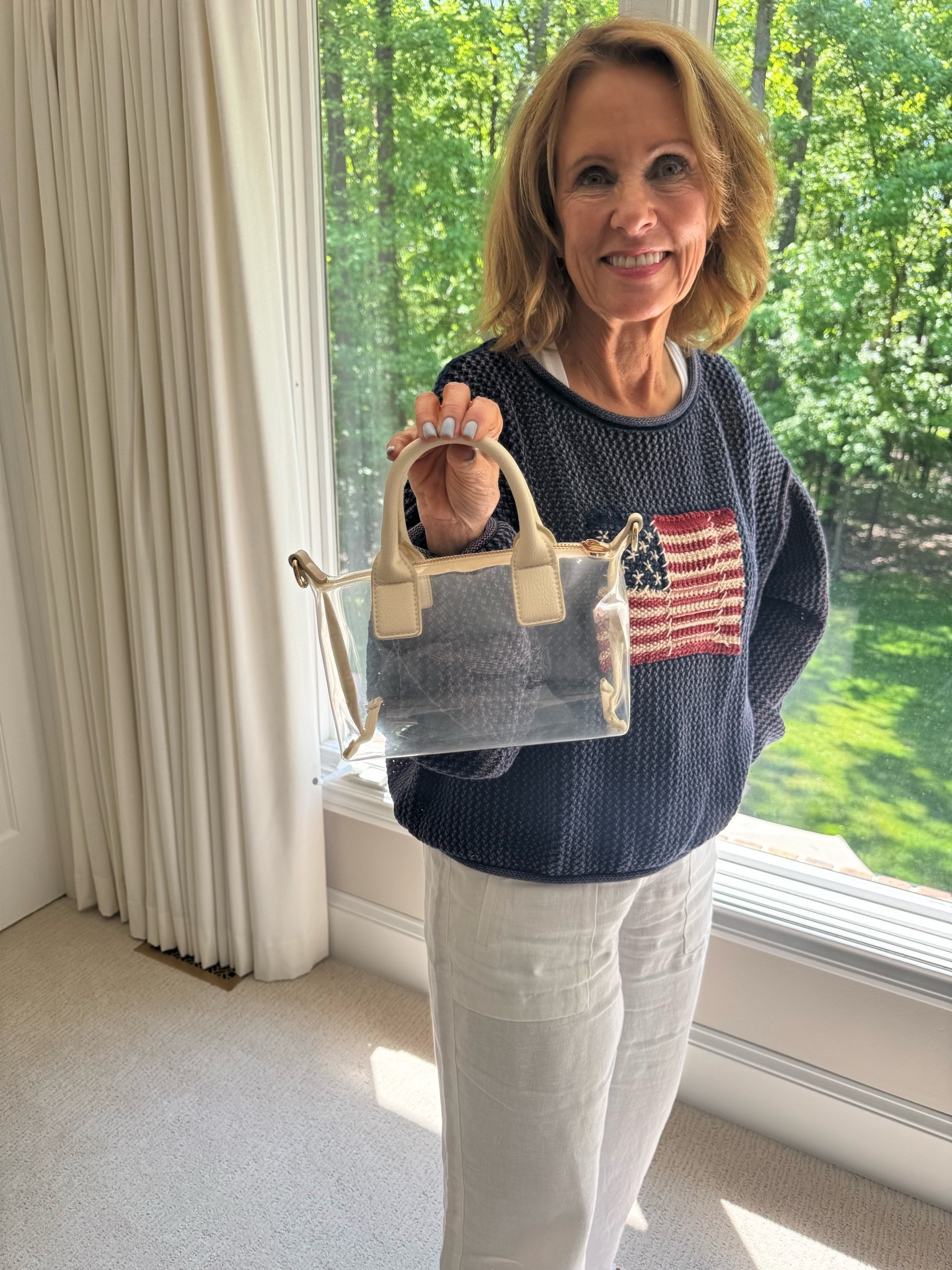 This stadium purse from Target comes in many colors and is perfect to take to concerts and sports games!! The price is right too!!

#LTKActive #LTKOver40 #LTKSeasonal