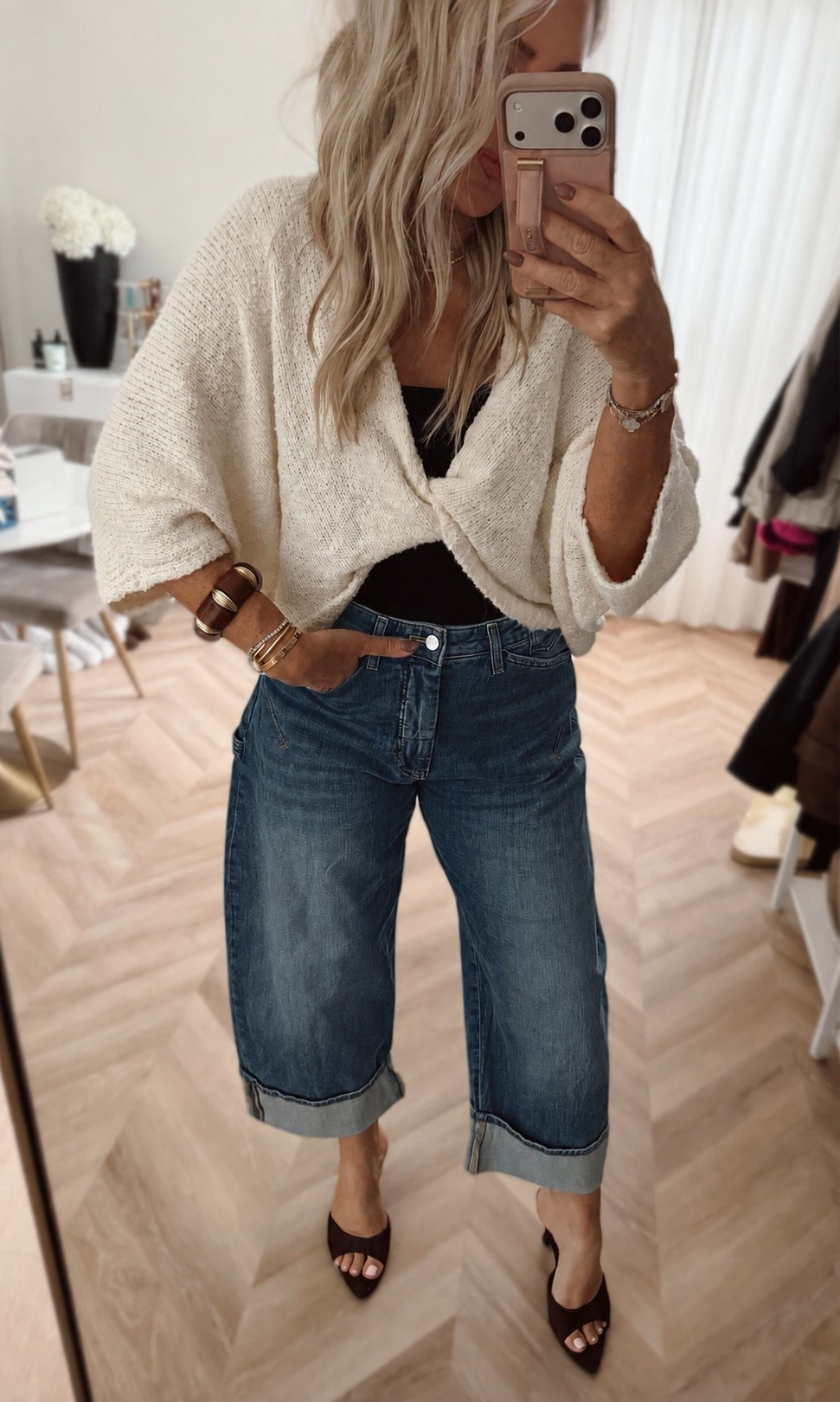 Me jeans are on SALE! ✨✨✨

OOTN! Amazon + these fave jeans! 
Heels are SO comfy wow! Highly rec!


Fall style. Fall outfits. Women’s fashion. 
Fall fashion. Jeans. Denim.

#LTKootd #LTKSaleAlert #LTKgrwm