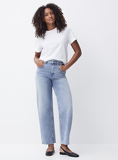 Nica faded pale indigo jeanFit: Barrel leg, high rise | Simons