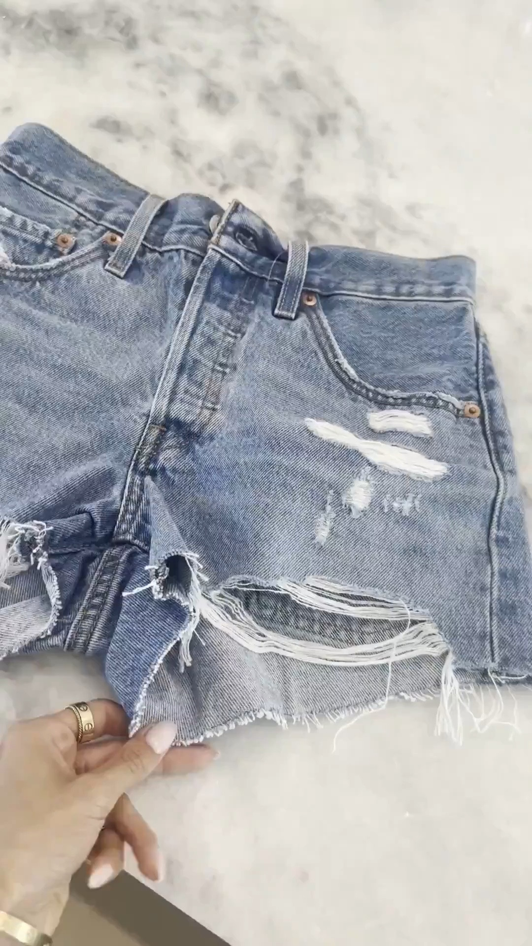 Levi’s denim shorts target shorts 

#LTKFindsUnder50 #LTKSaleAlert #LTKFindsUnder100