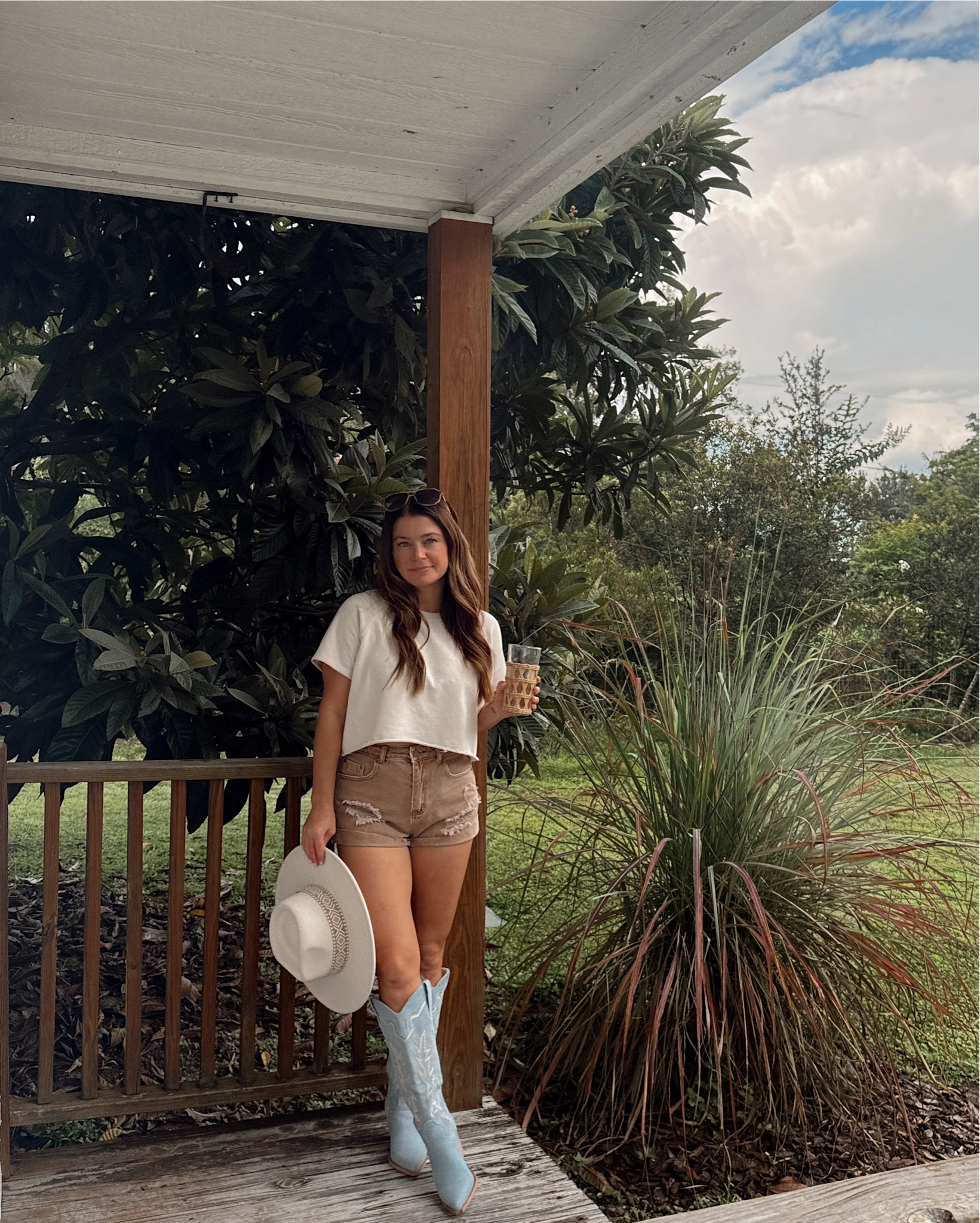 OTTD: End of summer neutrals with pop of denim. 

Cowboy boot, neutral outfit, denim boot, western style, casual country, casual western.

#LTKPetite #LTKShoeCrush #LTKStyleTip