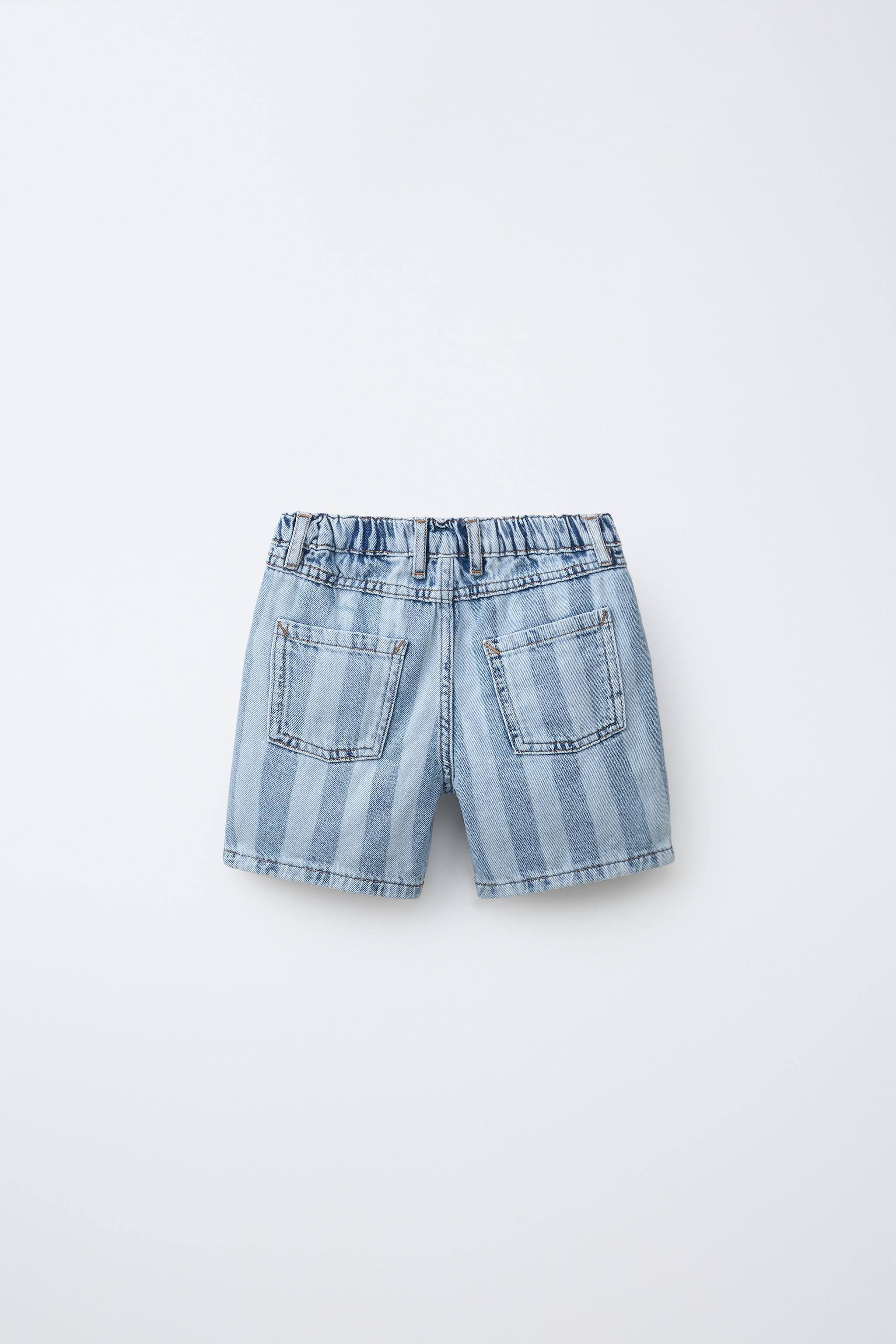 Bermuda shorts with an adjustable inner waistband and front button fastening. Featuring front poc... | Zara UK