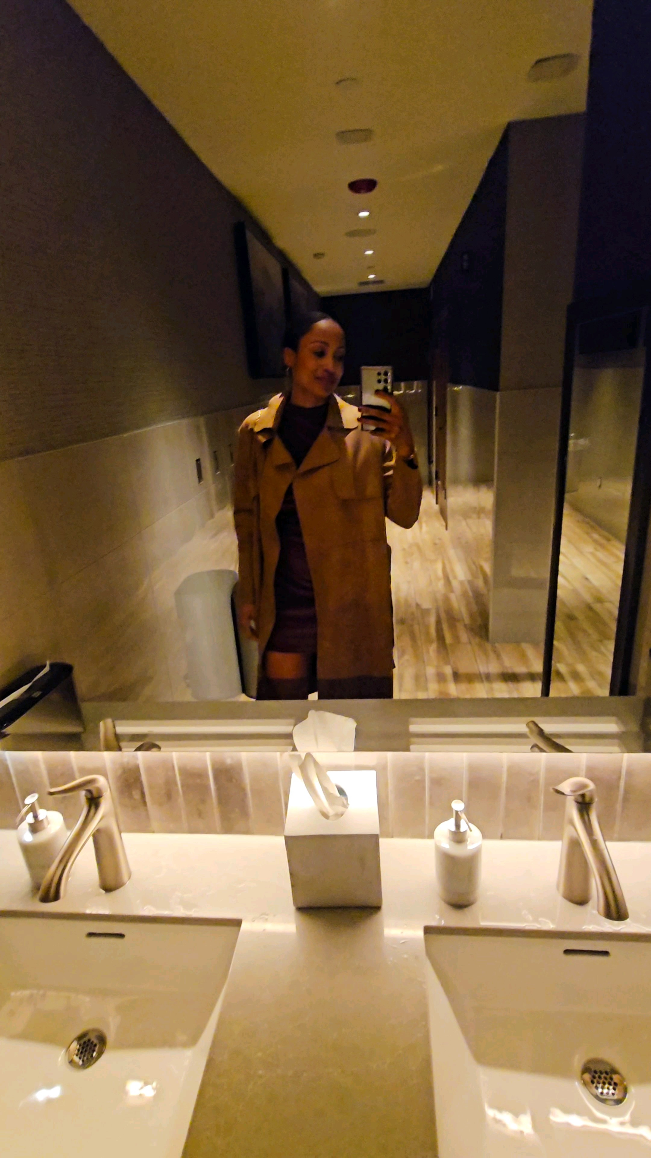 for those cold and rainy date nites 🧥🔥

