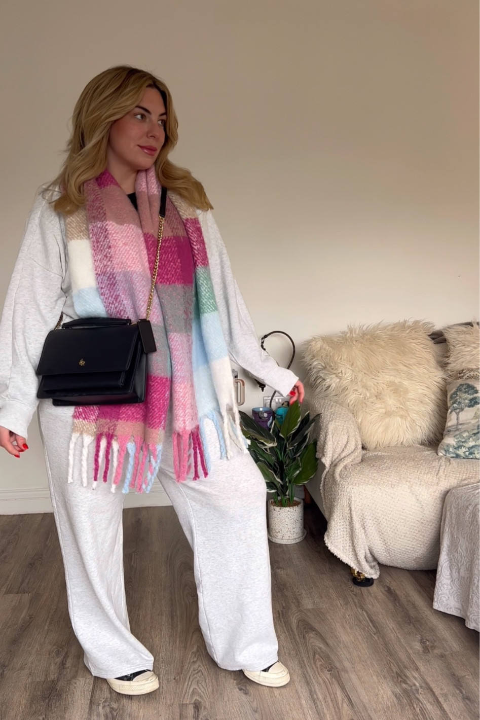 Comfy fits🫶🏻 midsize mama. 

#LTKSeasonal #LTKmidsize #LTKeurope