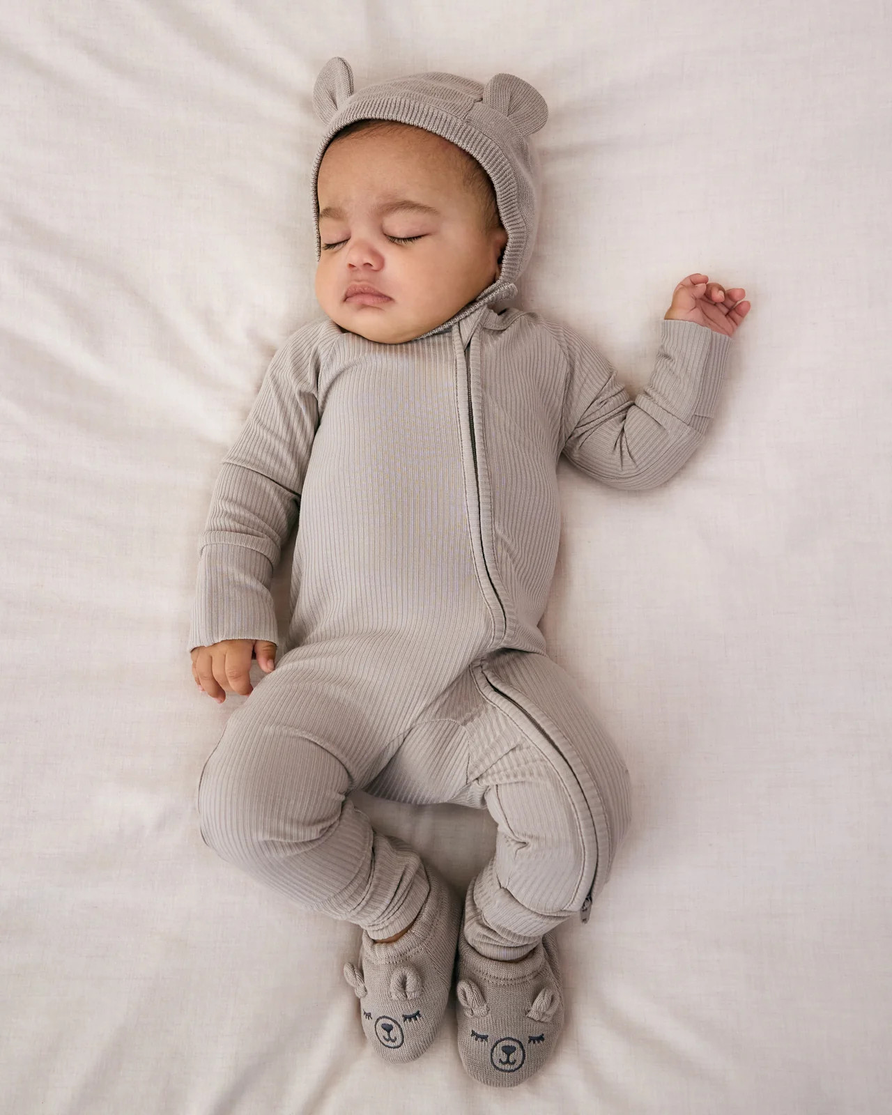 Dove Gray Ribbed Zippy | Little Sleepies