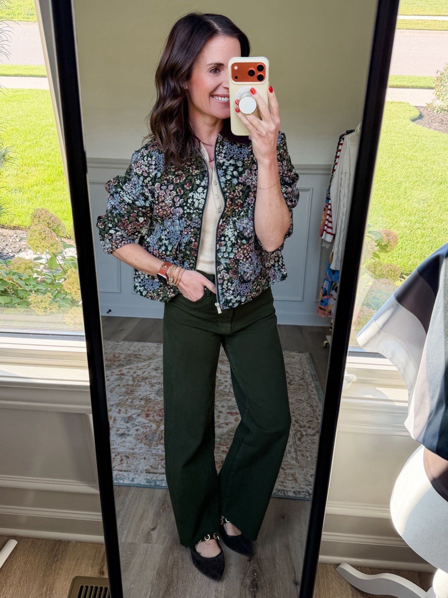 Capsule Wardrobe Styled 
@Walmart jacket XS 
@Quince top XS
Pants 00
Shoes 7