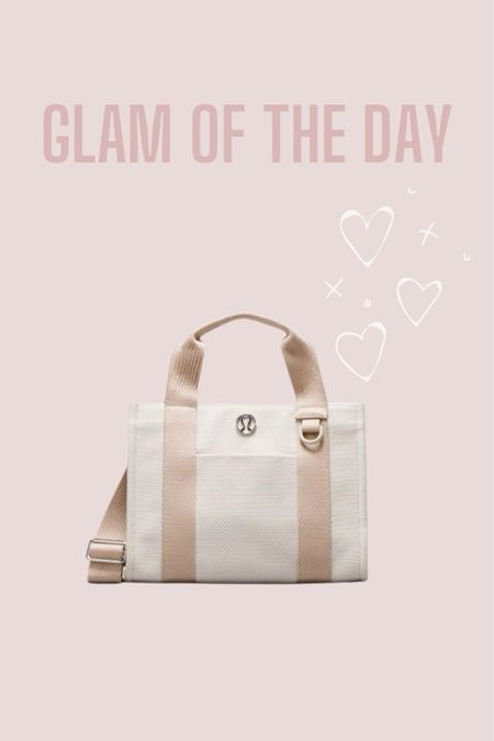 Brand-new tote bag mini from Lululemon. Love the neutral color: Mojave tab/light ivory 



#LTKitbag #LTKActive #LTKGiftGuide