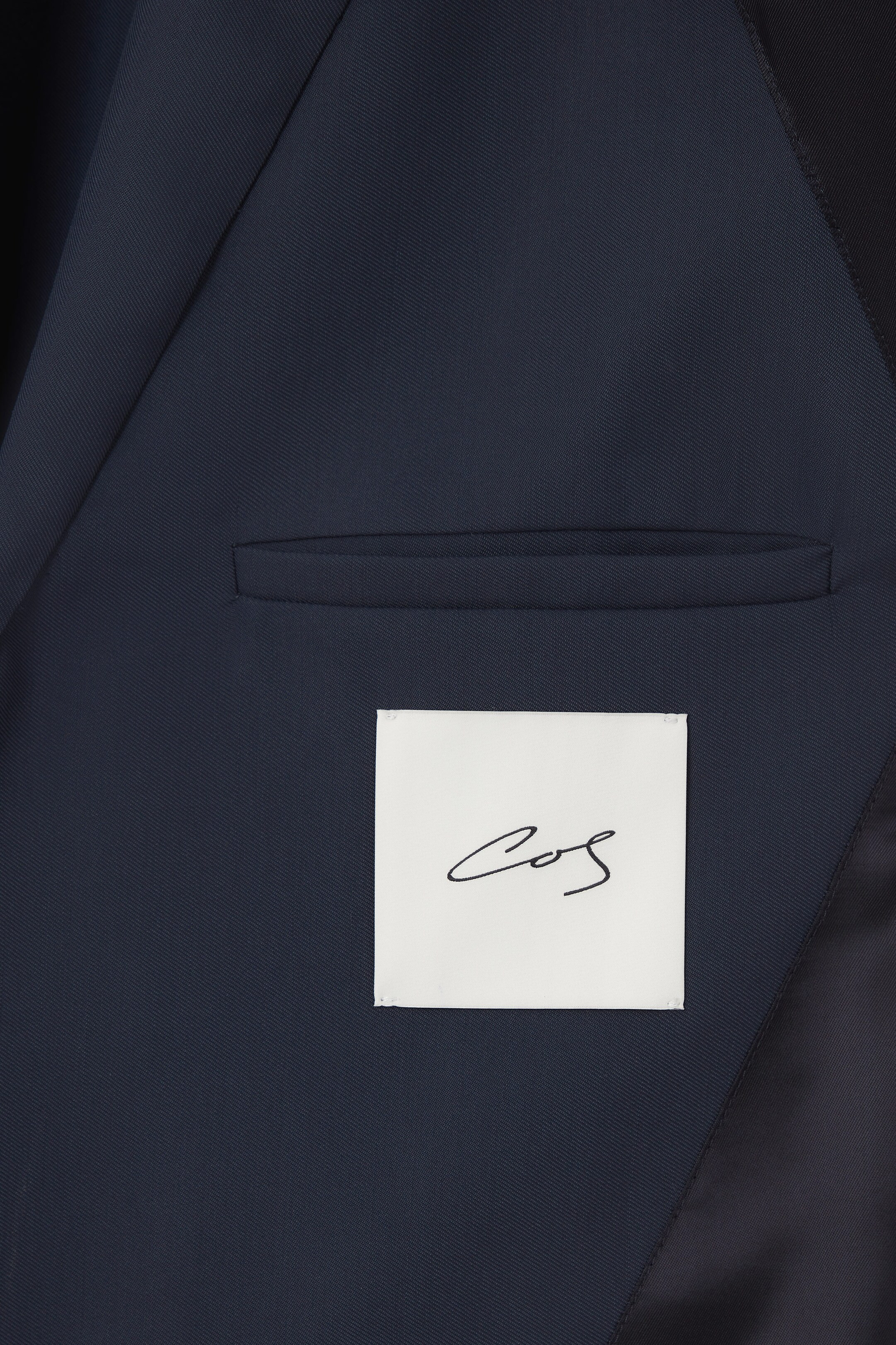 THE FOLDED-LAPEL WOOL TWILL BLAZER | COS (AU)