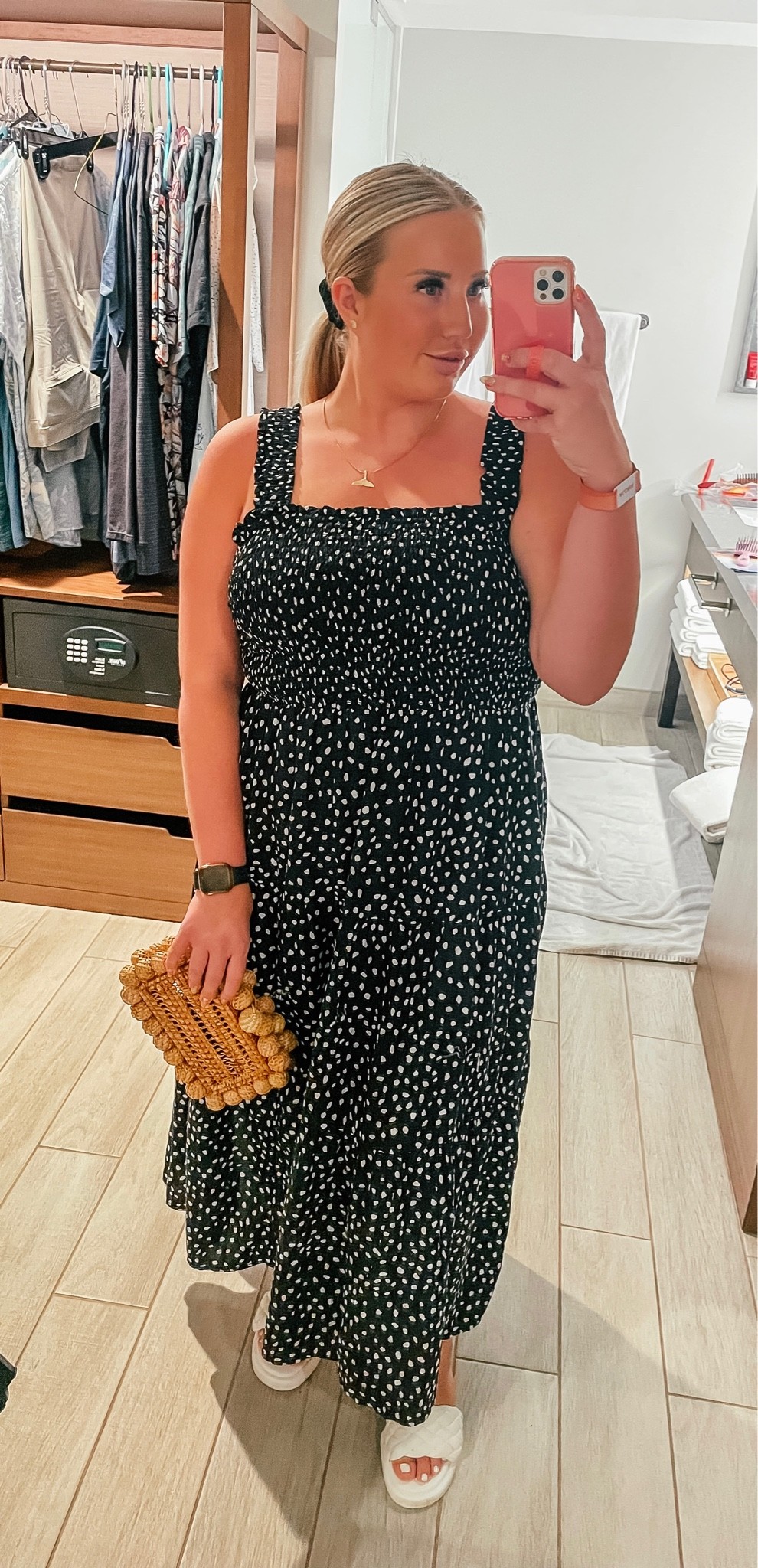 Hawaii dinner fit #maui #Hawaii #dinnerlooks #dresses #vacation #vacationlools 

#LTKtravel #LTKunder100