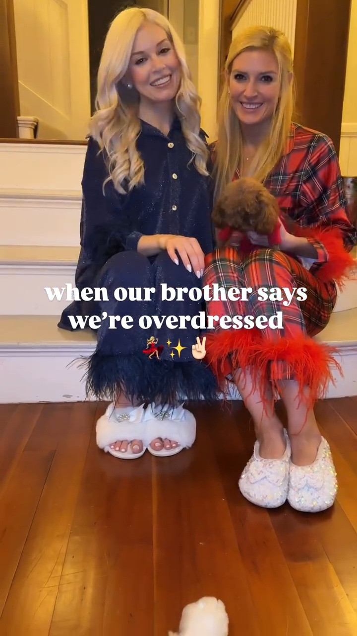 Because life is a fashion show, and why not wear feathers for Christmas morning? 😘 Anyone else rather be “overdressed”? ♥️

blue pajamas: @daily_sleeper 
slippers: @wolfandbadger 

#christmasjammies #matchingpjs #featherpajamas #sisters #toypoodle