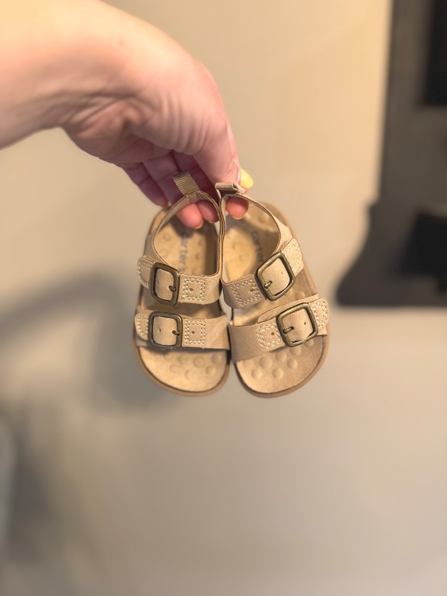 These sandals from Carters are perfect for my toddler! 

#LTKBaby #LTKKids #LTKSeasonal