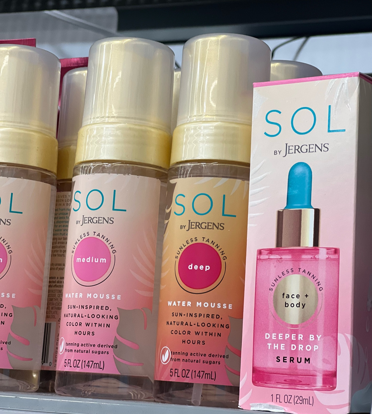 Self Tanners! 

#spraytan #tanner #tan #selftan #selftanner #selftanning #bestinselftanner #tanning #tanninglotion #sunlesstanner #facetanner 