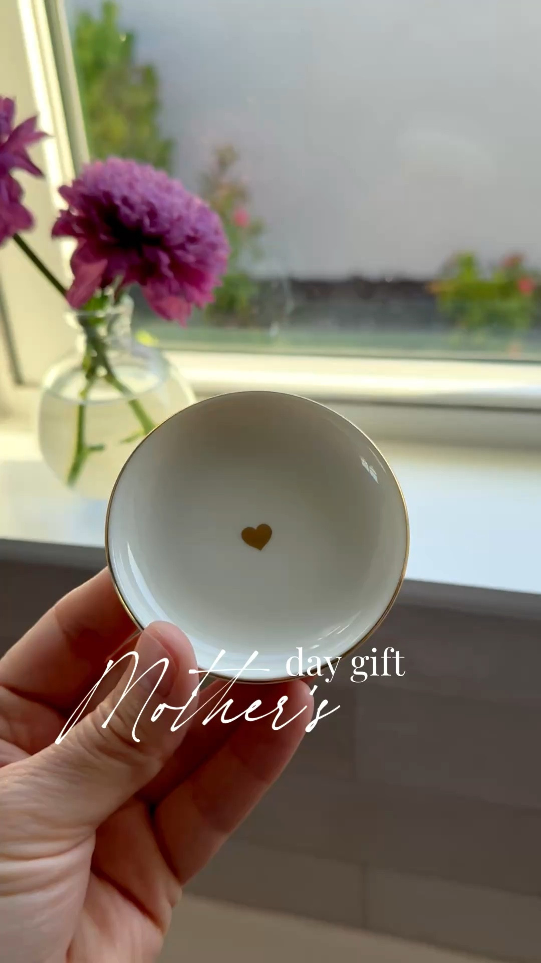 Looking for that perfect Mother’s Day gift? This heart trinket tray from @sweetwaterdecor is perfect. Can be used in your kitchen, dresser, or vanity to store your rings, jewelry, or other items✨




#momsday #mothersday #giftforher #giftformom #trinkettray #jewelrydish #sweetwaterdecor 

#LTKmomlife #LTKMothersDay