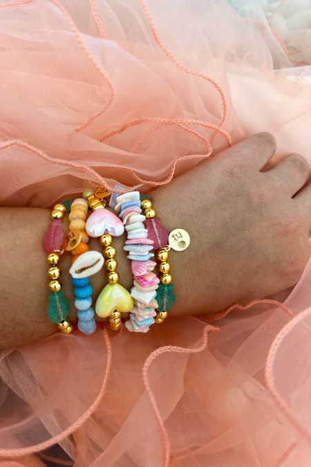 Todays arm candy💗🐚✨
These bracelets make the cutest gifts too 

#jewelry #armcandy #bracelets #gift #giftidea #travel #vacation #accessories 



#LTKFestival #LTKGiftGuide #LTKfindsunder50