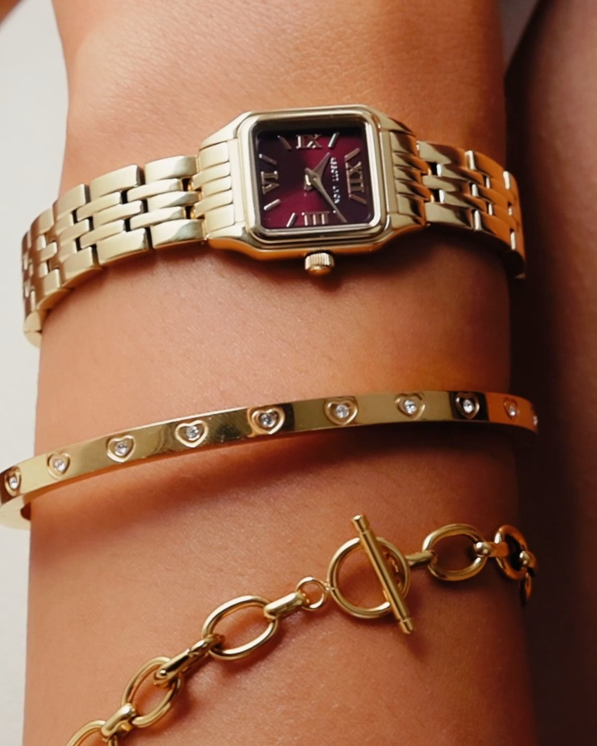 If you're looking for a gift she'll actually use every day, these Abbott Lyon watches are such a gorgeous pick. ✨ Perfect for fall birthdays, Thanksgiving hostess gifts, Christmas, bridal showers, baby showers, anniversaries, and holiday celebrations. Classic pieces she'll wear for years.

#AbbottLyon #FallGiftGuide #HolidayShopping #ThanksgivingHostessGift #ChristmasGiftIdeas #BirthdayGift #LuxuryAccessories #WatchStyle #GiftForWomen #LTKStyle #ClassicFashion #TimelessAccessories #HolidayFavorites 

 #LTKSeasonal #LTKU #LTKSaleAlert