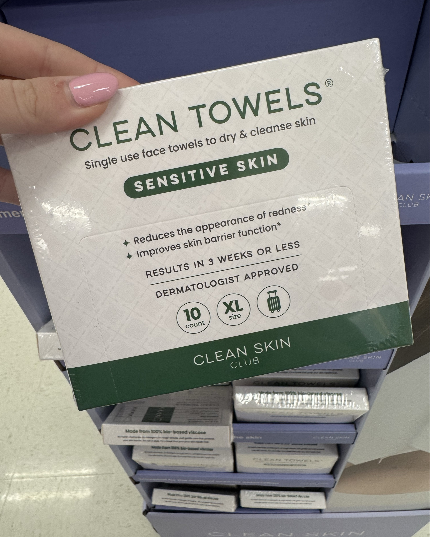 love these clean towels and this body shimmer is perfection 