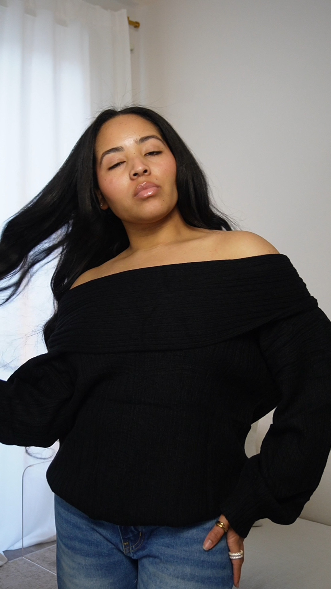 loving this sweater from amazon 😍 love that i can wear it off the shoulder, one shoulder, or cowl neck ! this sweater comes in so may different colors and no matter how you wear it this sweater from amazon looks so cute 🖤 | #amazonfashion #amazonfashionfinds #amazon 