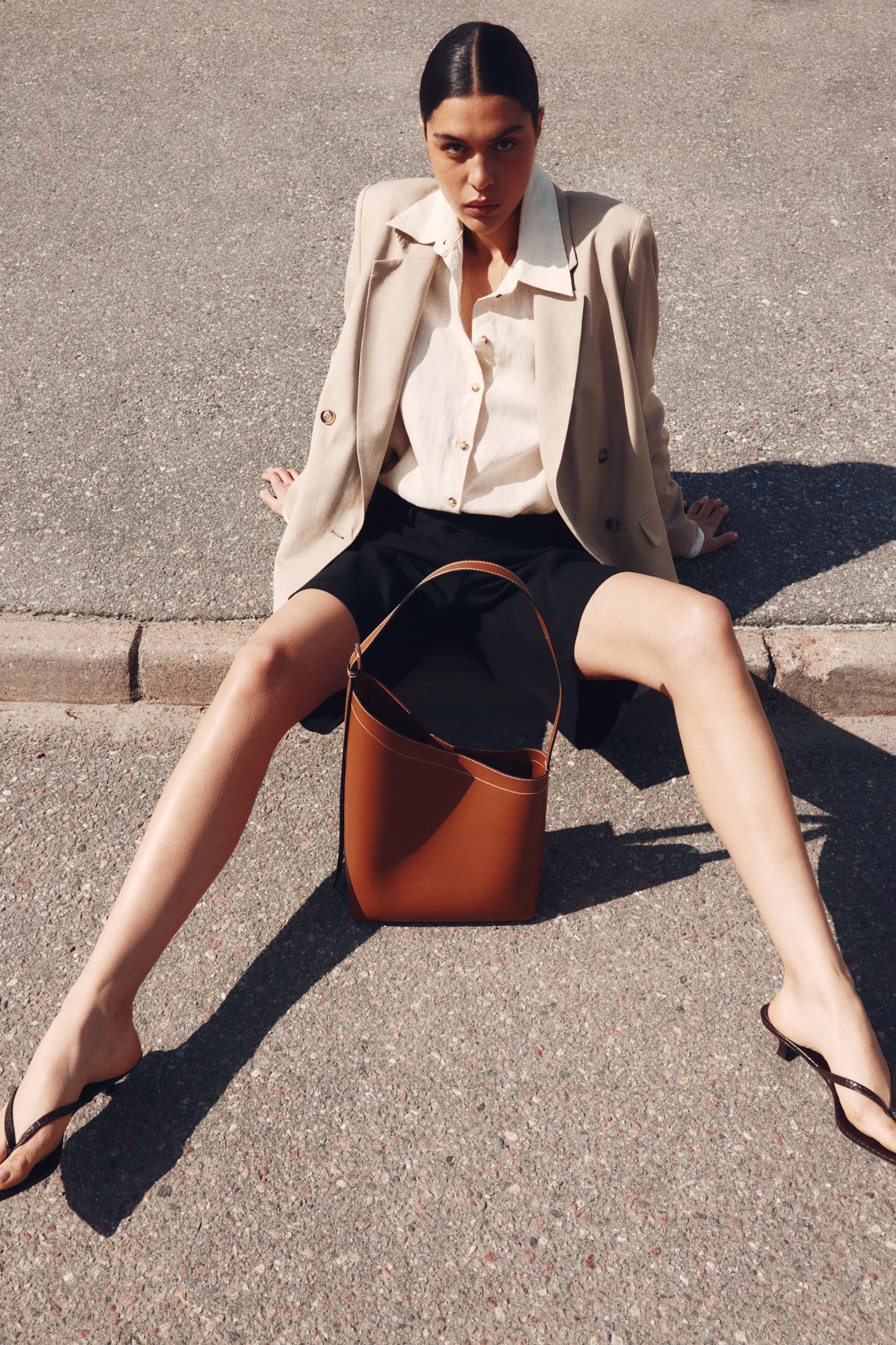 Asymmetric Shopper | H&M (US + CA)
