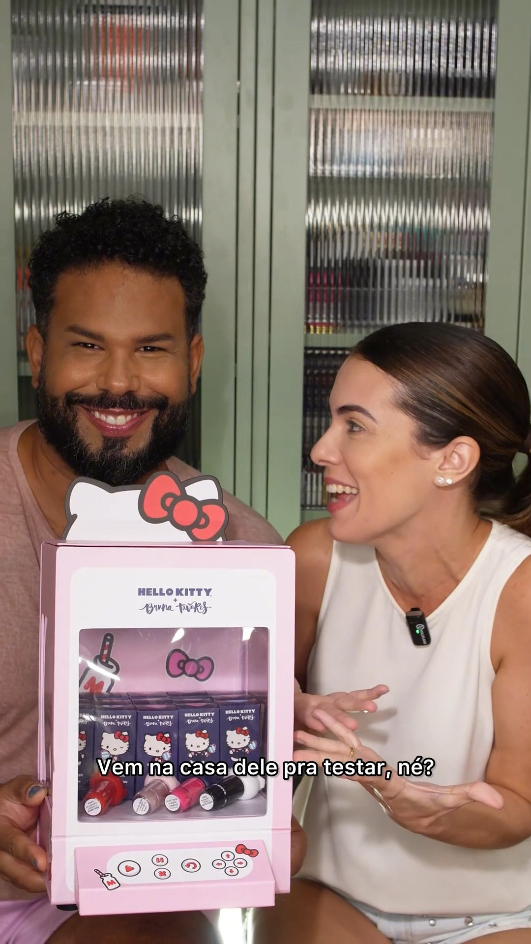 Abrindo o press kit da Bruna Tavares x Hello Kitty com o Luiz Cantú 🥰 
 
 


#LTKbrasil #LTKbeleza #LTKFashionMonth