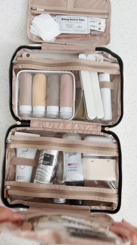 Packing My XL Toiletry Bag: for the weekend

#packwithme
#travelmusthaves

#LTKFindsUnder50 #LTKTravel #LTKVideo