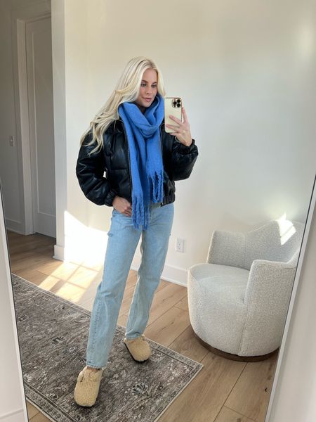 Abercrombie Sale! 30% off all coats & jackets + 15% off almost everything else!

My jacket is a size small. My jeans are a 26R and shoes are tts.
#KathleenPost #Abercrombie 

#LTKsalealert #LTKSeasonal #LTKstyletip