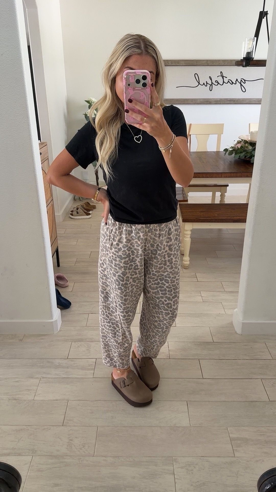 Comfy cute outfit
Small tee
Xs barrel sweatpants
Platform clogs tts
Fall outfit

#LTKSaleAlert