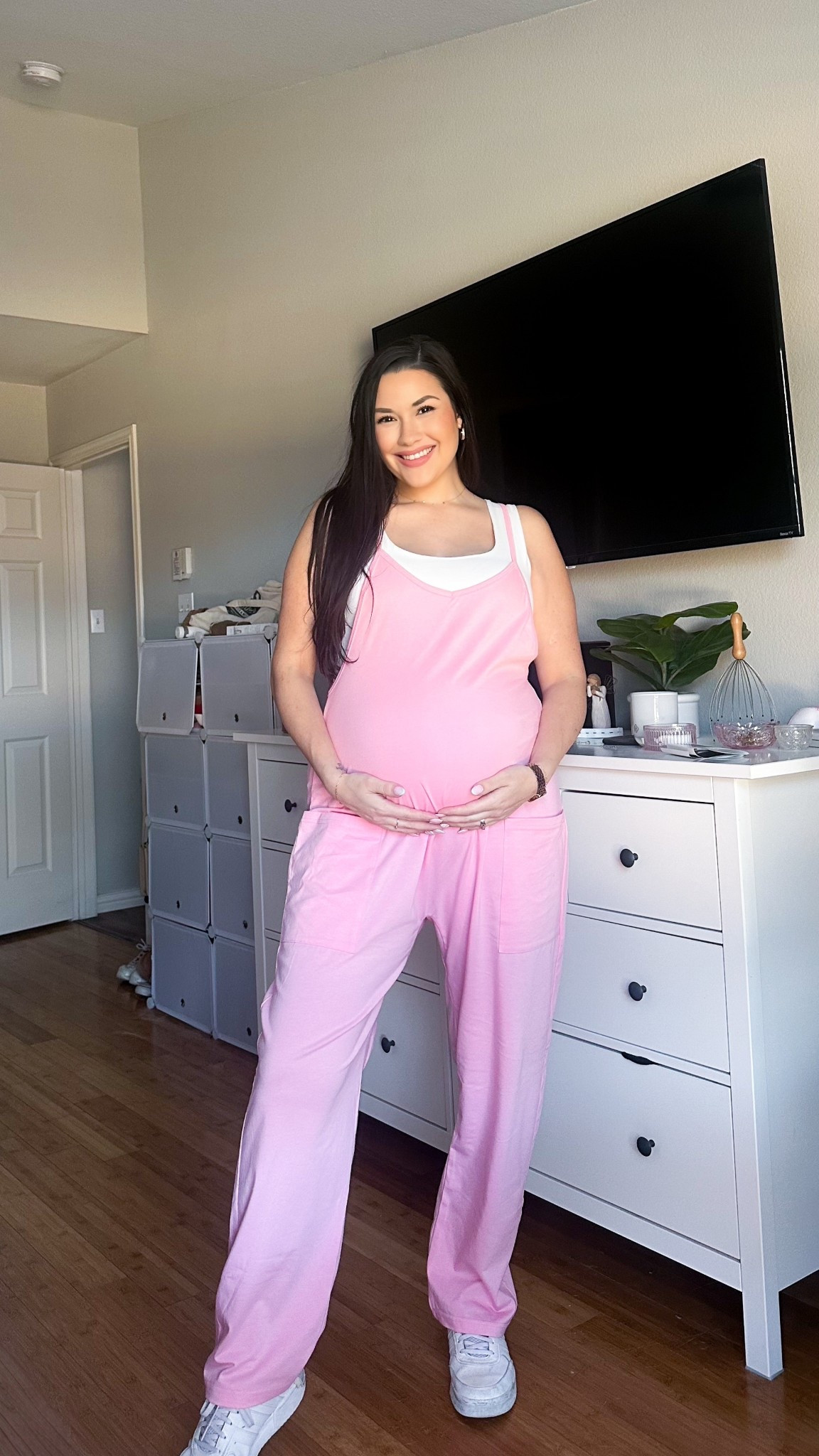 Comfortable bump fit at 34 weeks

#LTKStyleTip #LTKMidsize #LTKBump