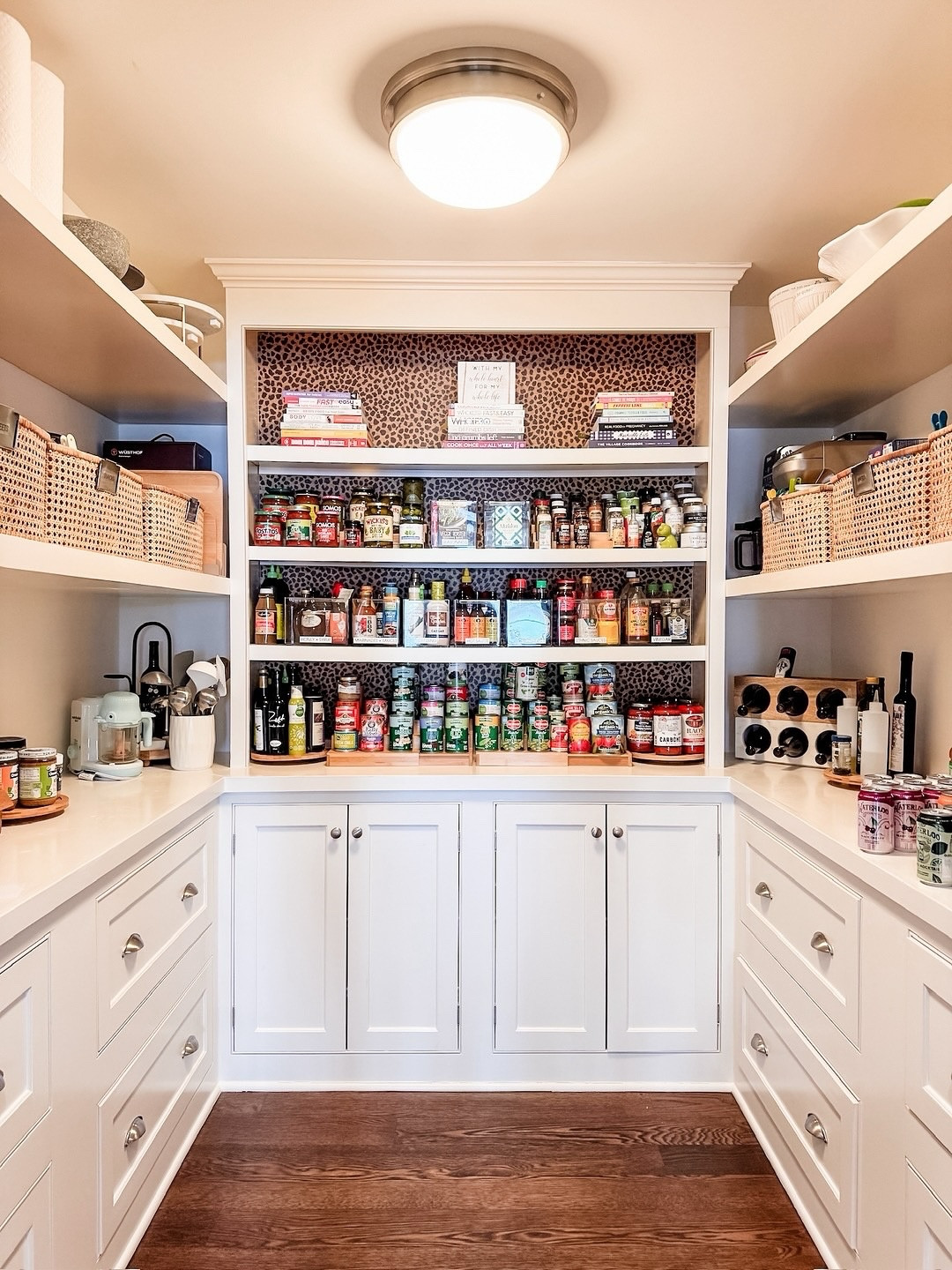 When your pantry has a system, everyone wins 🎉 
⠀⠀⠀⠀⠀⠀⠀⠀⠀
No more scavenger hunts for snacks, just clear bins, easy finds + peace of mind. Not to mention, look how fabulous it looks with solid systems in place! 
⠀⠀⠀⠀⠀⠀⠀⠀⠀
If yours feels like chaos, let’s chat!