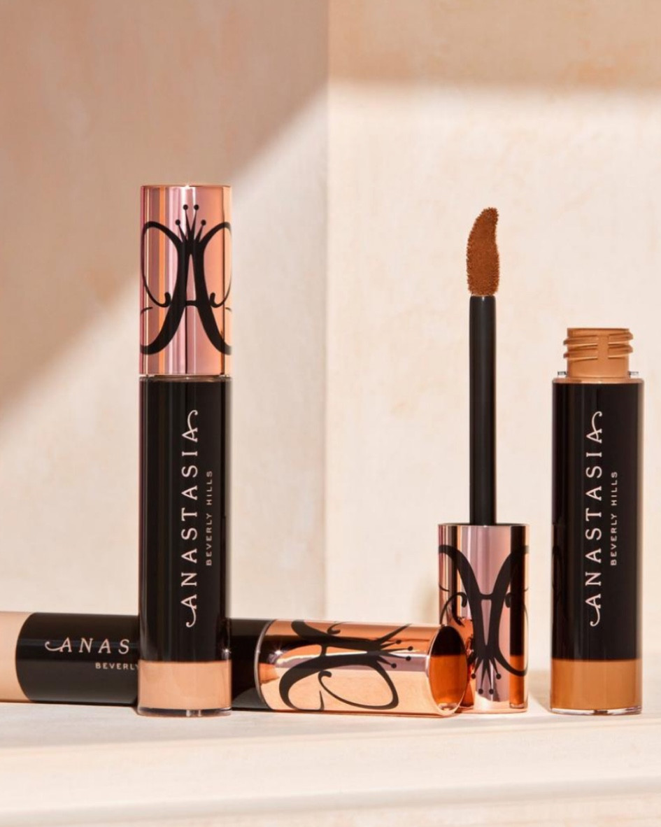 One of my top 3 concealers; the Anastasia Beverly Hills Magic Touch. Has the creamiest texture & blends so well into the skin; I use the light shade to conceal & a darker shade for my countering; such a good mix  

#LTKGiftGuide #LTKbeauty #LTKHoliday