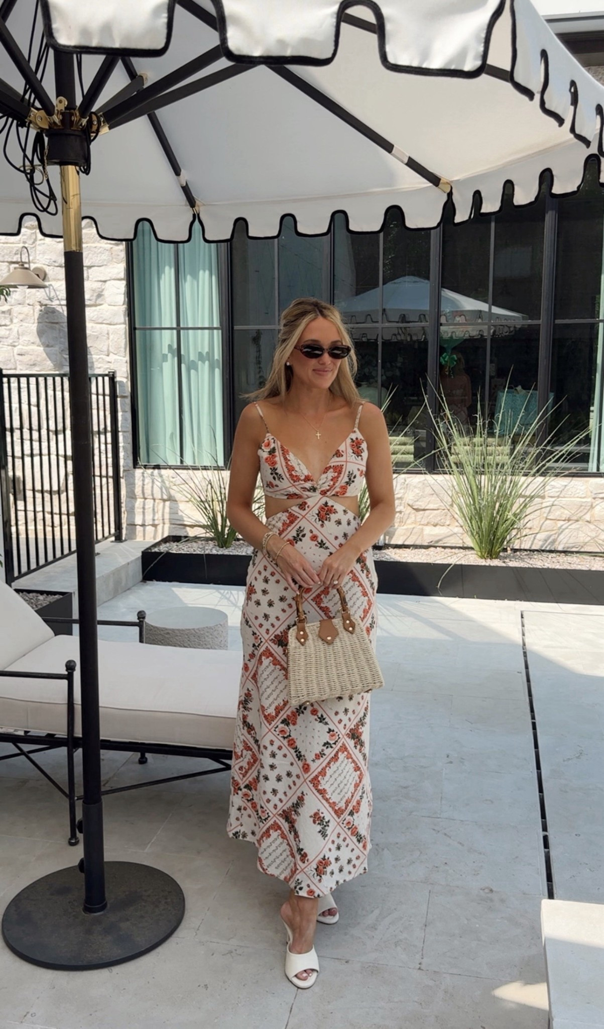#abercrombiepartner @abercrombie’s Memorial Day sale is live & my code AFCHAMP gives you an additional 15% off 🙌🏻 how cute is this maxi dress?! All details are linked in my bio 🧡 