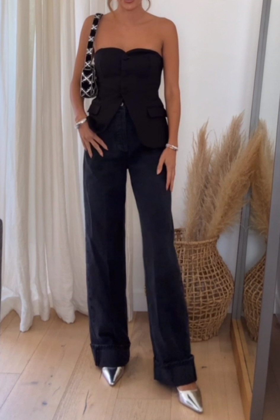 All black denim look for a demure holiday look - style it up with silver accessories 

#LTKStyleTip #LTKHoliday #LTKParties