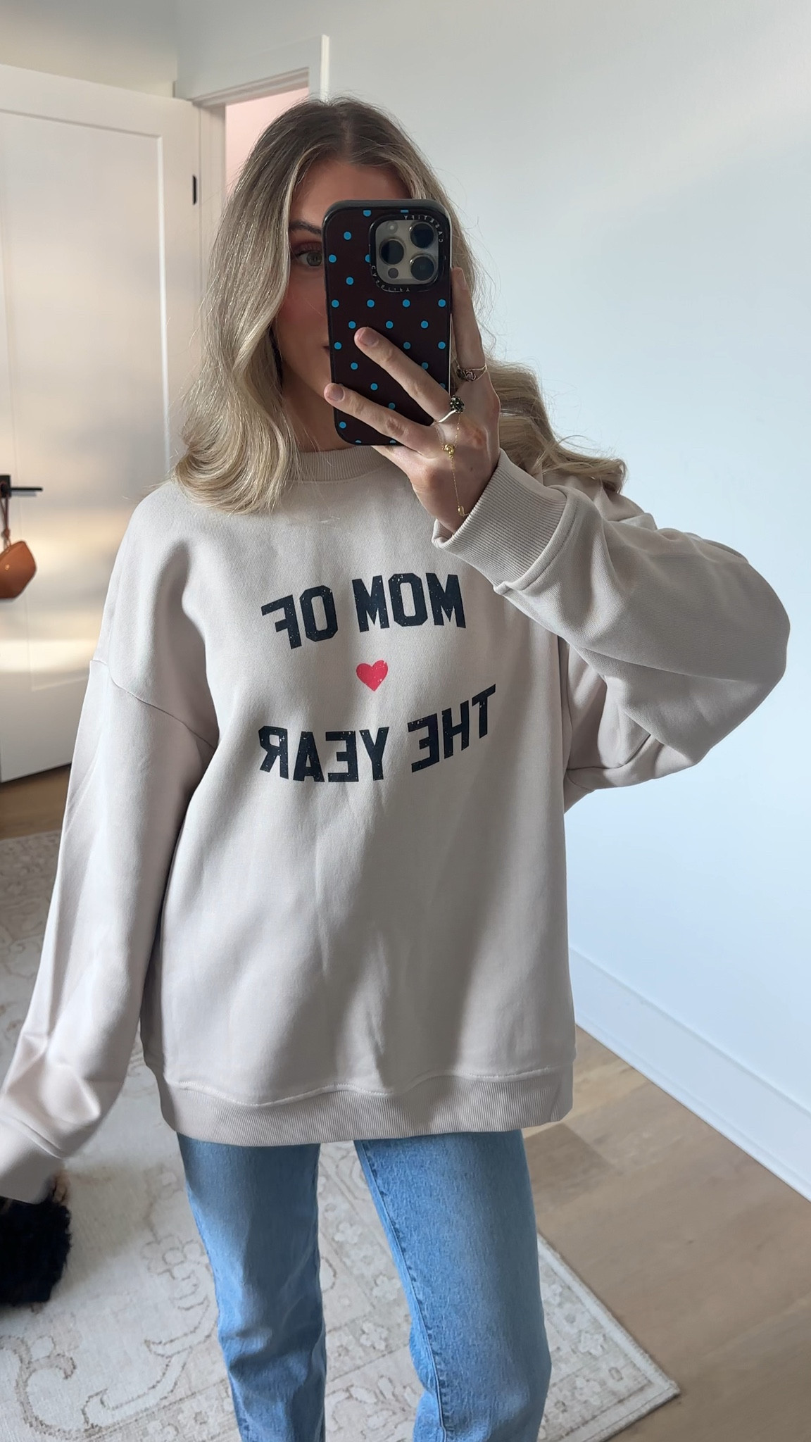 @Favorite Daughter size medium And the award goes to...This oversized sweatshirt says it all--simply styled with a drop shoulder and relaxed fit, this cotton blend sweatshirt is shrunk to fit just right. Wear it to run errands, style it for dinner with friends and rock it at the next PTA meeting.

#LTKMothersDay #LTKootd #LTKmomlife